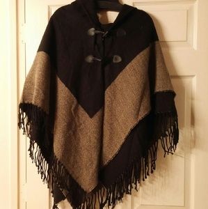 Adorable poncho/cape
