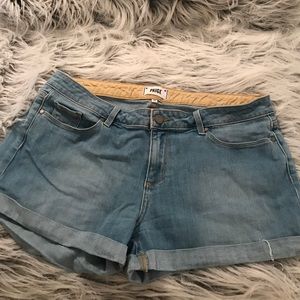 PAIGE Jimmy Jimmy Short, size 32