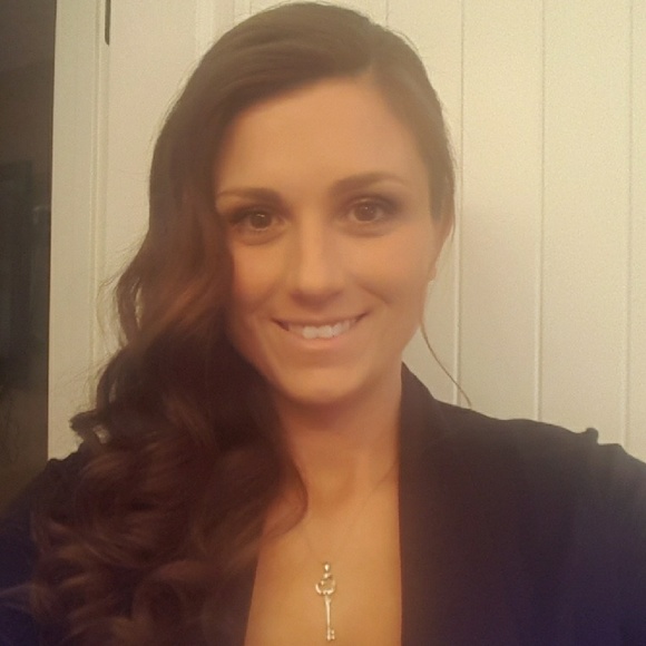 Meet your Posher, Lindsay - Picture 1 of 1