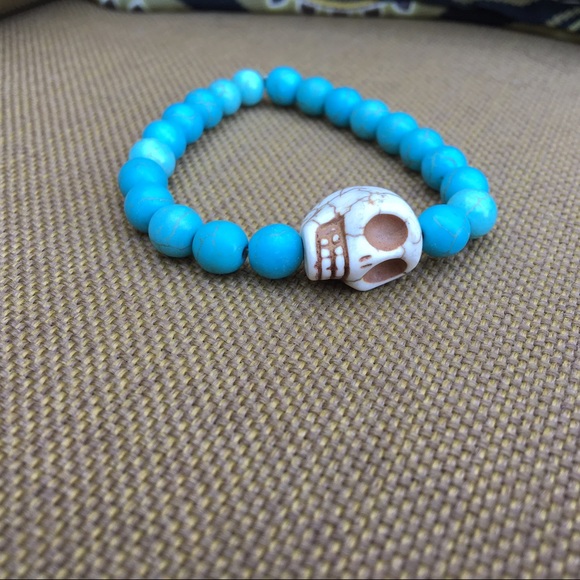 NWOT Turquoise & white skull bracelet