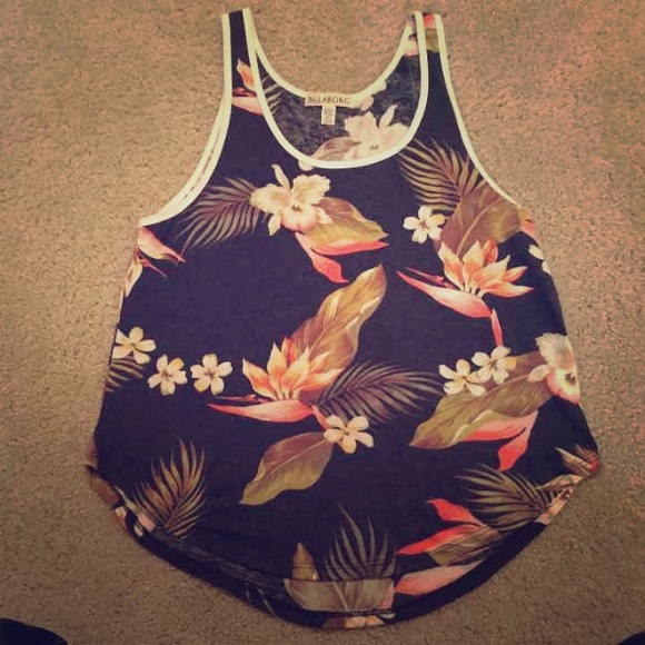 NWOT Billabong tank!