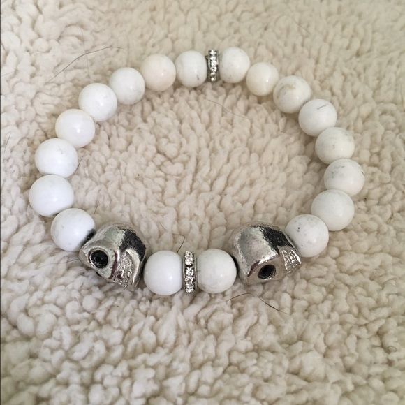NWOT White & silver skull bracelet