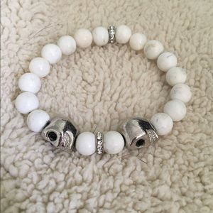 NWOT White & silver skull bracelet
