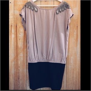 Beautiful short dress,loose top with shoulder deco