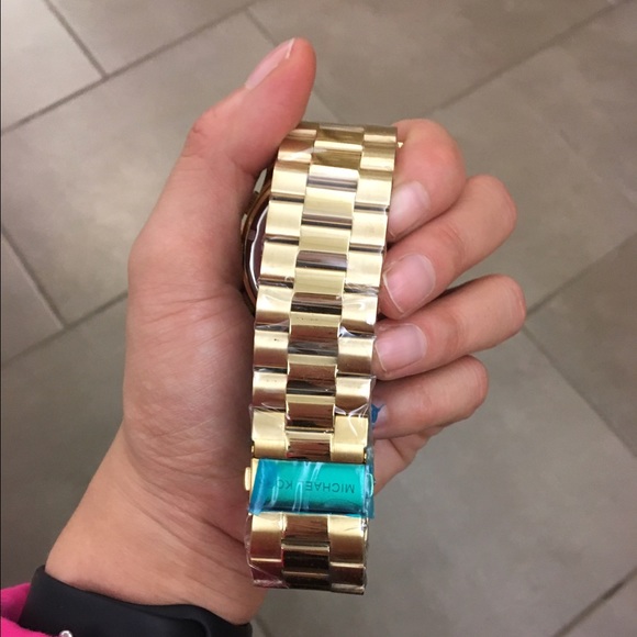 NEW MICHAEL KORS watch - Picture 3 of 3