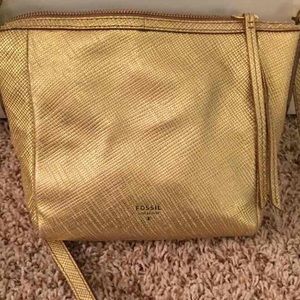 ACCEPTING REASONABLE OFFERS- NWOT Fossil Crossbody