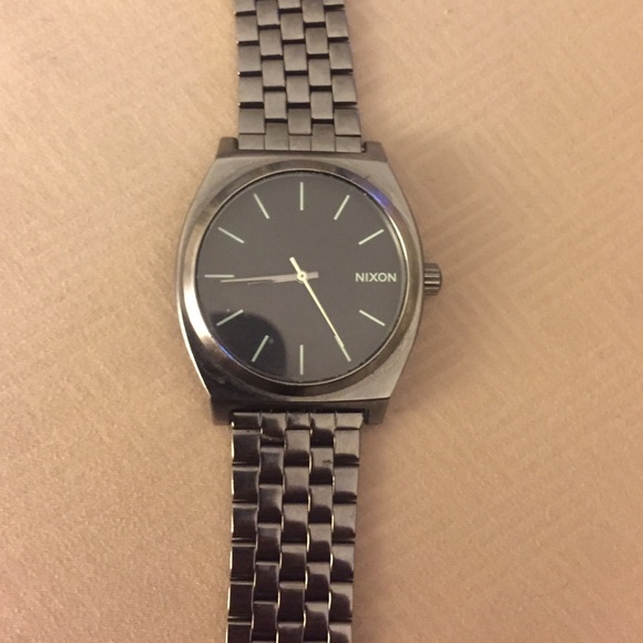 Nixon watch