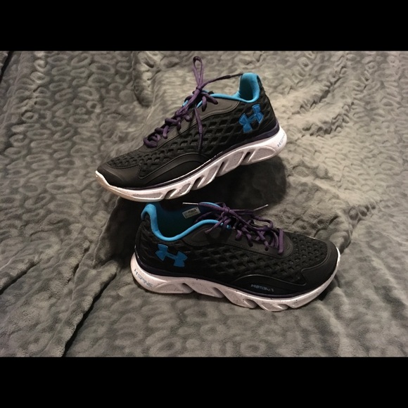 Under Armour Women's size 9