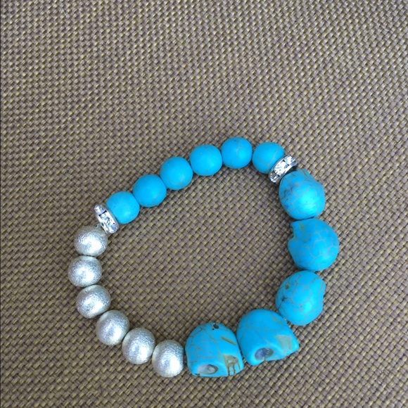 NWOT Silver & turquoise skull bracelet