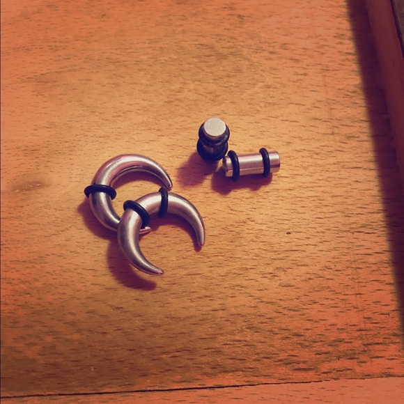 6g plugs ear stretchers
