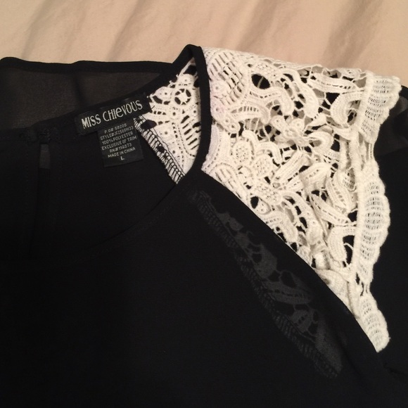 Top - Picture 2 of 4