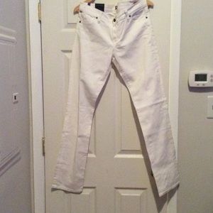 White Jeans, straight legged perfect fit. C of H