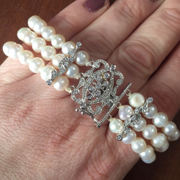 Costume Pearl and Crystal Bracelet