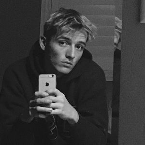 Meet your Posher, Ethan