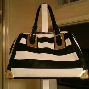 🚨🚨SOLD 🚨🚨Aldo striped black/white handbag