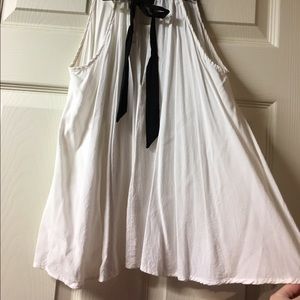 💥PRICE DROP💥 White and black top