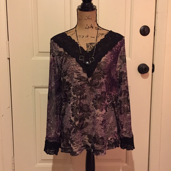 Karen Kane Tops - • ķąŗęŋ ķąŋę •