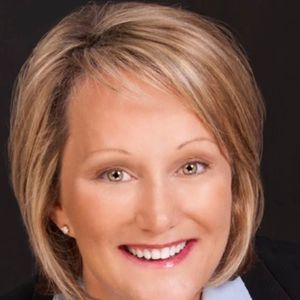 Meet your Posher, Gina