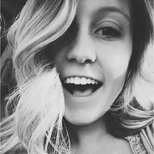 Meet your Posher, Chloe