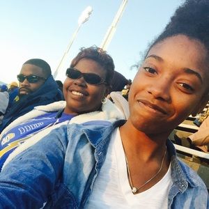 Meet your Posher, Shakira