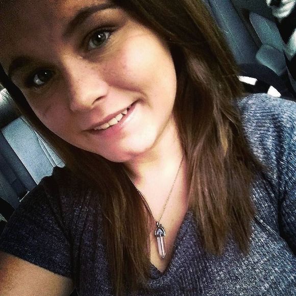 Meet your Posher, Destinee - Picture 1 of 1