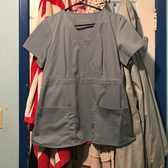 Grey' Anatomy scrub tops - Picture 3 of 3
