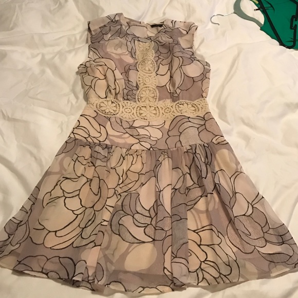 BCBGMaxAzria Dress w/Lace - Picture 2 of 6