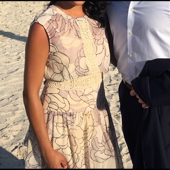 BCBGMaxAzria Dress w/Lace - Picture 3 of 6