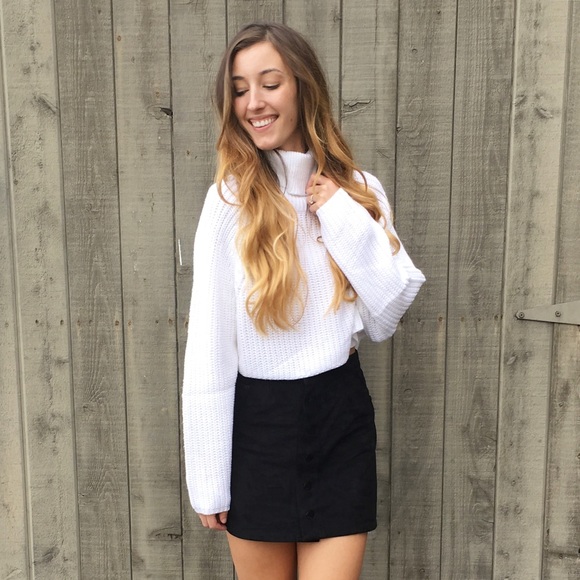 cropped turtleneck sweater - Picture 3 of 4