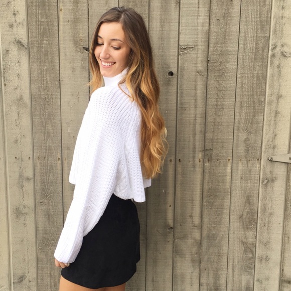 cropped turtleneck sweater - Picture 2 of 4