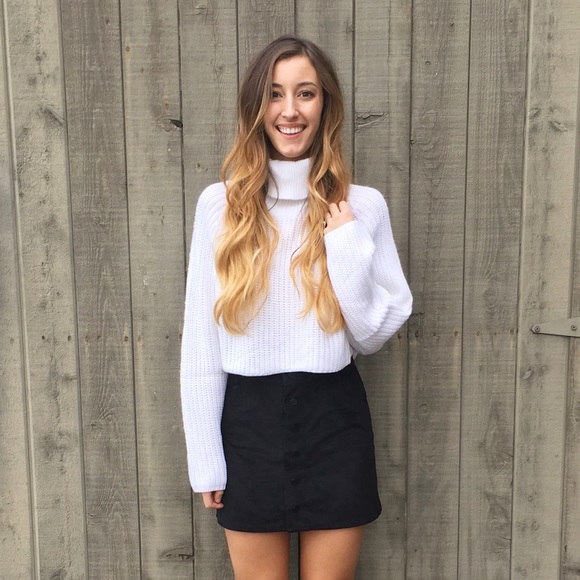 cropped turtleneck sweater - Picture 4 of 4