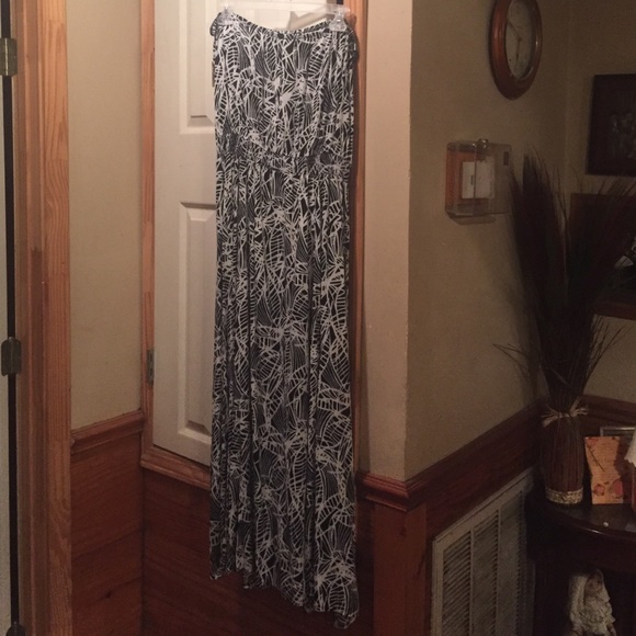 Black white maxi- strapless