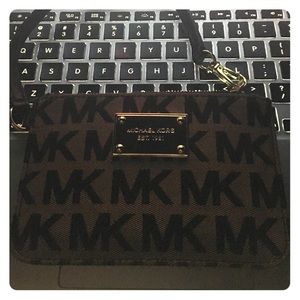 Michael Kors Wristlet