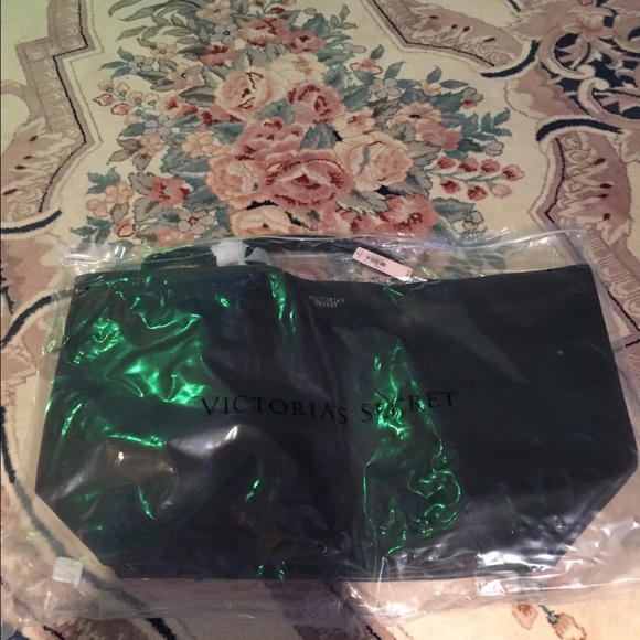 Victoria Secret tote - Picture 2 of 3