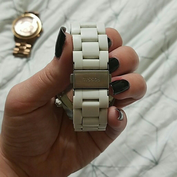 White watch - Picture 2 of 3