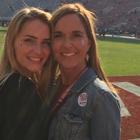 Meet your Posher, Beth - Picture 1 of 1