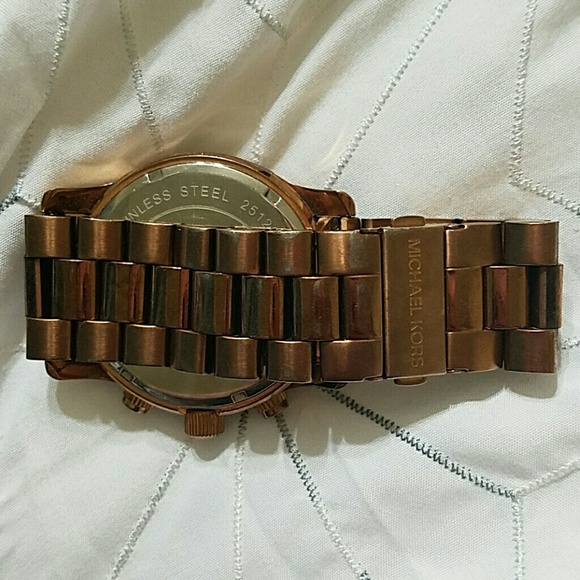 Rose gold Michael kors watch - Picture 2 of 3