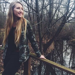 Meet your Posher, Nora