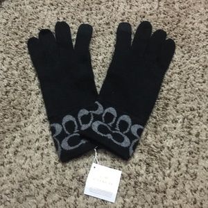 Coach Logo Knit Tech Gloves
