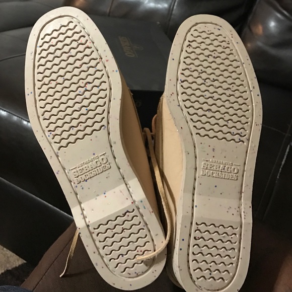 Tan Sebago - Picture 2 of 4
