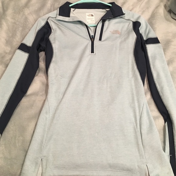 Women's north face athletic quarter zip!