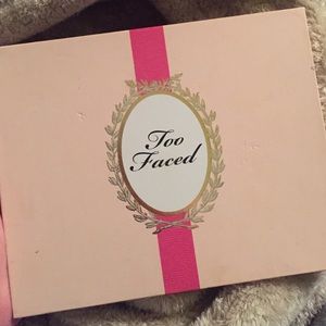 Le Grand Palais de Too Faced 2015 holiday
