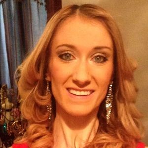 Meet your Posher, Erisa