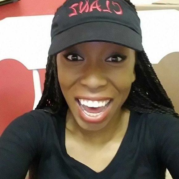 Meet your Posher, Monica - Picture 1 of 1