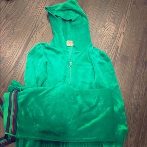 Juicy couture sweat suit
