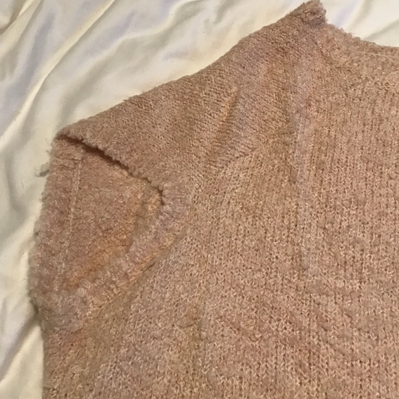 The Limited Soft Sweater with Short Sleeves - Picture 2 of 4