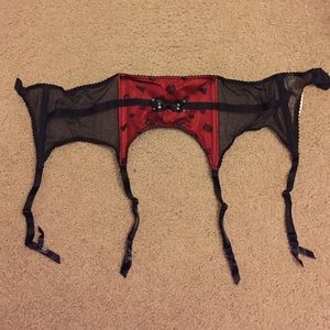 NWT Victoria's Secret Garter