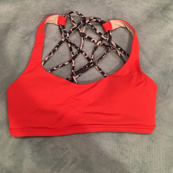 Lululemon sports bra