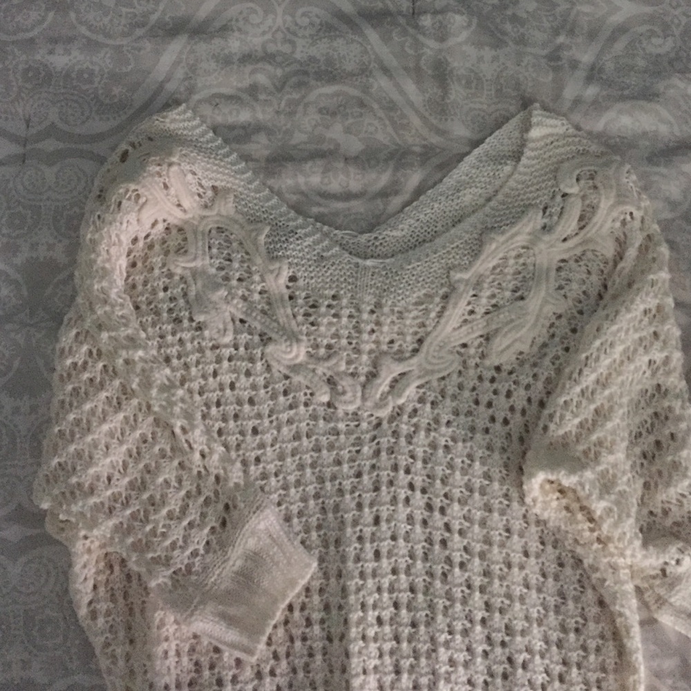 CREAM SWEATER