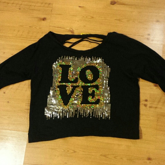 🚫HOLDING🚫 Black Cropped LOVE Top